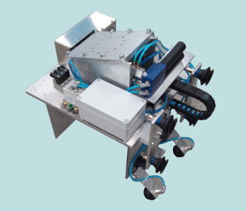Combined robot gripper suction cup jaw