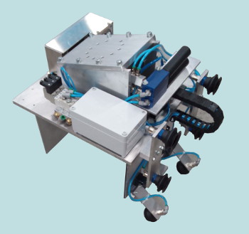 Mechanical and vacuum combined robot gripper