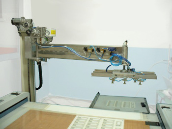 Mettifoglio 0-90 con rotazione elettrica del braccio di 90
