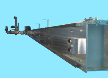Robot cartesiano a 4 assi controllato con inverter